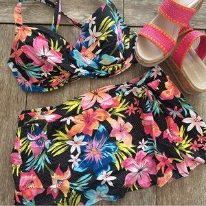 Floral Bikini Top with colorful Tropical Print, Size 38DD